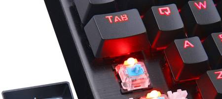 Клавиатура Redragon Indrah механична геймърска RGB K555-BK Blue Switches